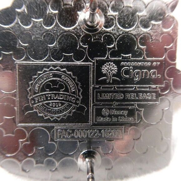 Disney Pin Country Bears 5K Big Al Medal RunDisney Half Marathon Weekend 2016 - Picture 8 of 8